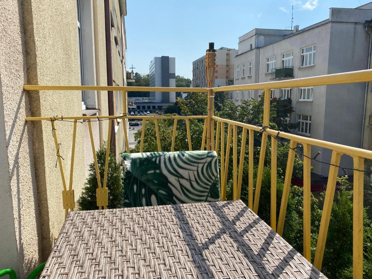 Apartament Przy Plazy W Centrum Gdyni - Prywatny Parking! Гдиня Екстер'єр фото